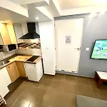 B3 Planta Baja Al Lado Del Metro